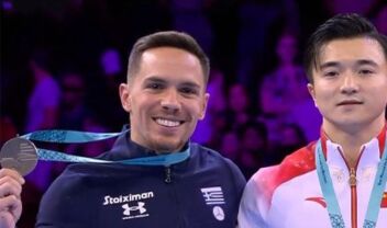 Lefteris_Petrounias_asimenio_metallio_Pagkosmio