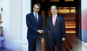 Mitsotakis_Prothipourgos_Koreas_Maksimou_Kentriki_2